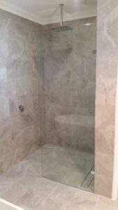 10mm frameless shower panel (3)